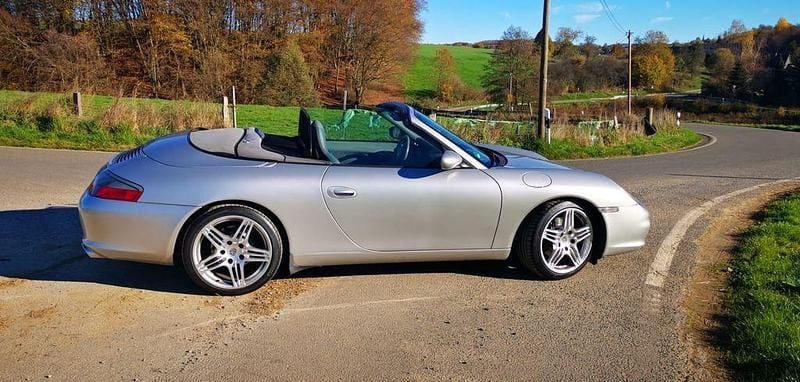 Gebraucht Porsche 996 320 PS (235 kW) 2001 Silber Cabrio