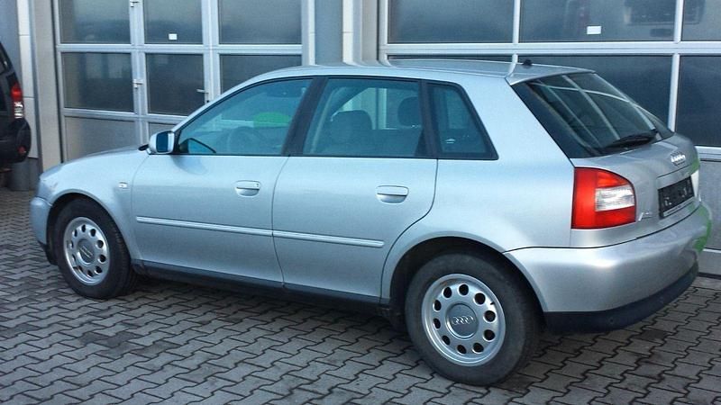 Gebraucht Audi A3 Attraction 102 PS (75 kW) 2002 Silber Kleinwagen