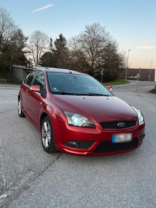 Second-hand Ford Focus 136 CP (100 kW) 2007 Roșu Hatchback