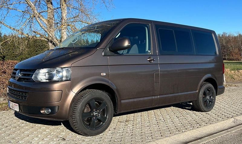 Gebraucht VW Multivan Comfortline 140 PS (102 kW) 2010 Braun Van