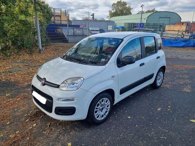 Weiß Gebraucht 2015 Fiat Panda Easy Kleinwagen | 4.200 € - Bild 1/4
