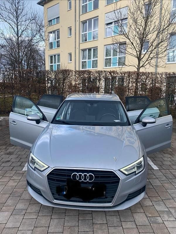 Gebraucht Audi A3 116 PS (85 kW) 2018 Silber Limousine