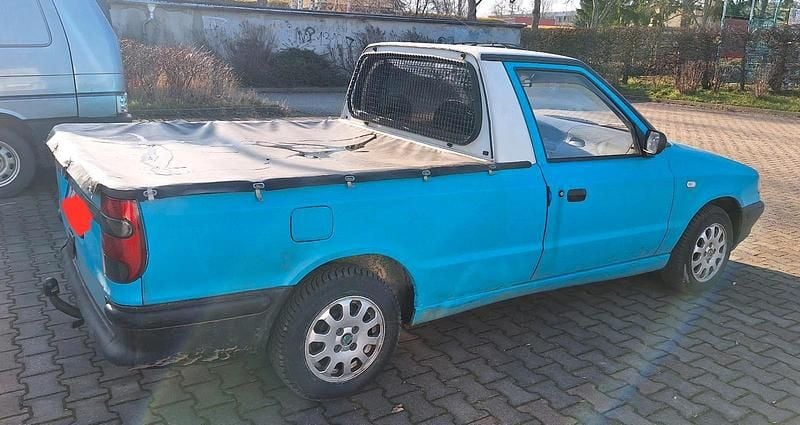 Gebraucht Skoda Pick-up 70 PS (51 kW) 2000 Blau Pickup
