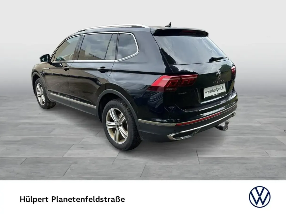 Gebraucht VW Tiguan Allspace Elegance 200 PS (147 kW) 2023 Schwarz SUV