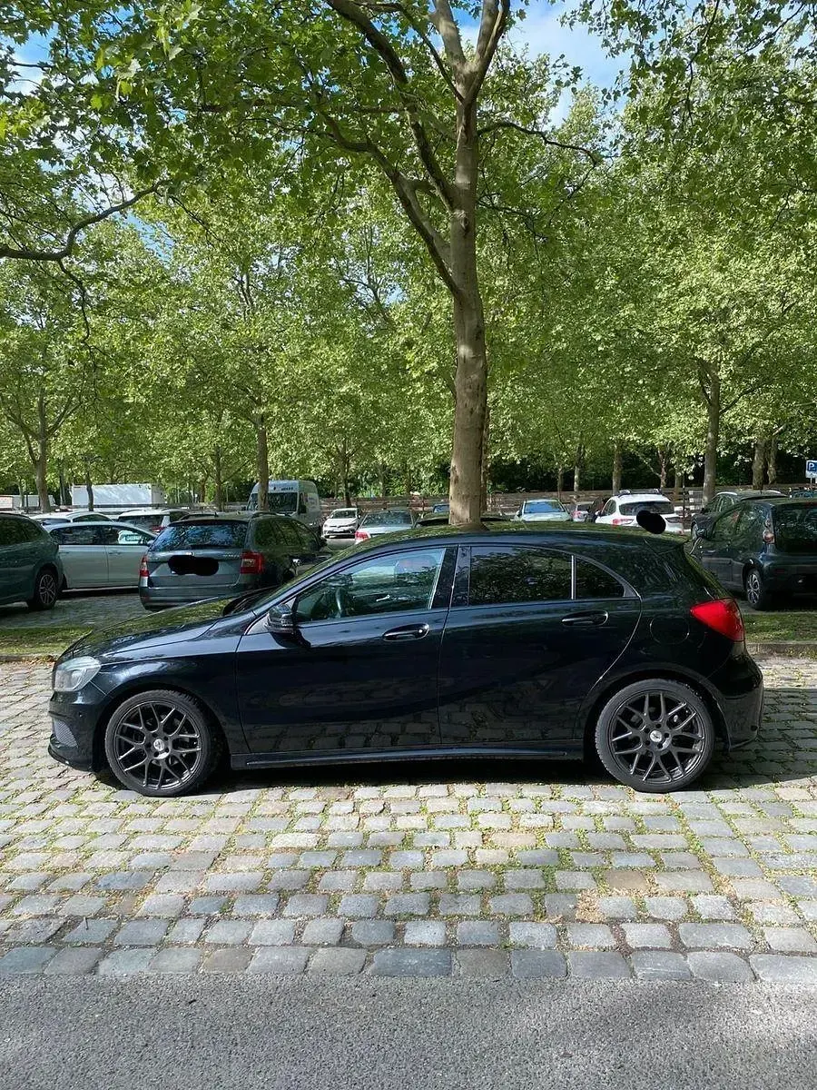 Gebraucht Mercedes A200 AMG line 158 PS (116 kW) 2015 Schwarz Limousine