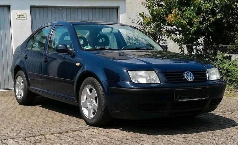 Gebraucht VW Bora Trendline 101 PS (74 kW) 1999 Blau Limousine