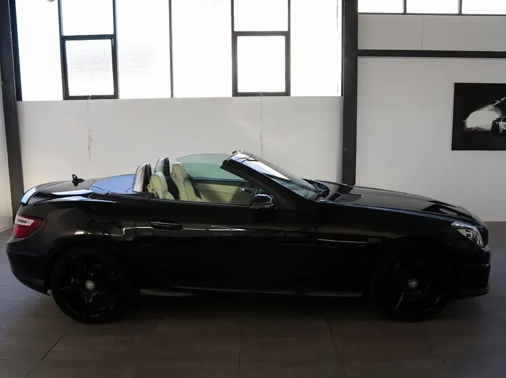 Gebraucht Mercedes SLK350 AMG line 306 PS (225 kW) 2012 Schwarz Cabrio