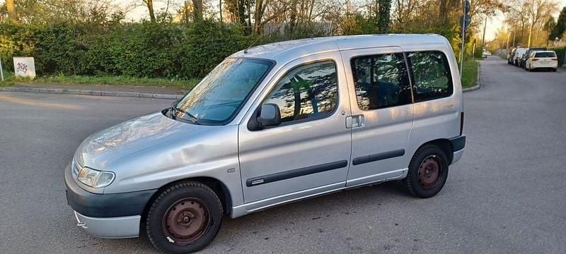 Gebraucht Citroën Berlingo 90 PS (66 kW) 2002 Silber Van / Kleinbus