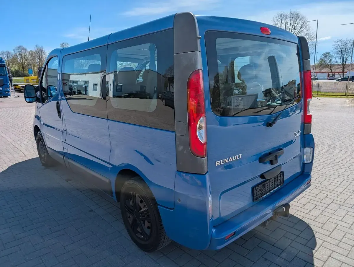 Usata Renault Trafic Expression 114 CV (83 kW) 2012 Blu Monovolume