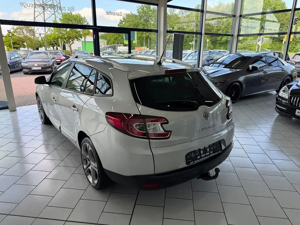 Gebraucht Renault Mégane III LIMITED 110 PS (80 kW) 2016 Silber Limousine