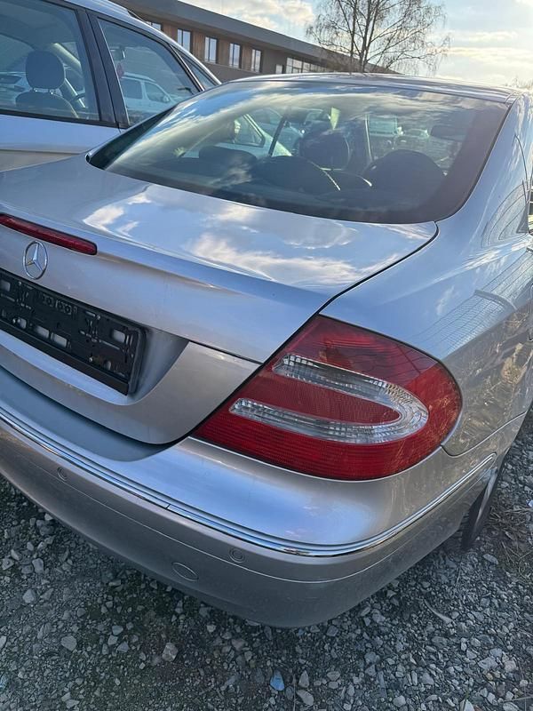 Gebraucht Mercedes CLK240 170 PS (125 kW) 2003 Silber Coupé