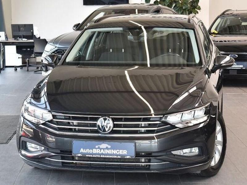 Grau Gebraucht 2021 VW Passat Business Limousine | 19.980 € (Superpreis) - Bild 1/4