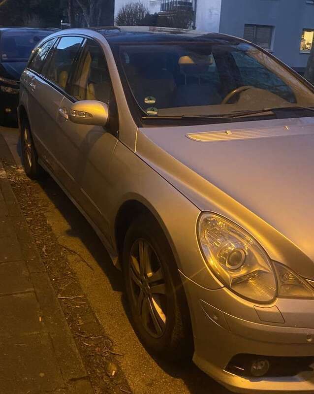 Grau Gebraucht 2007 Mercedes R350 Van / Kleinbus | 6.900 € (Fairer Preis) - Bild 1/4
