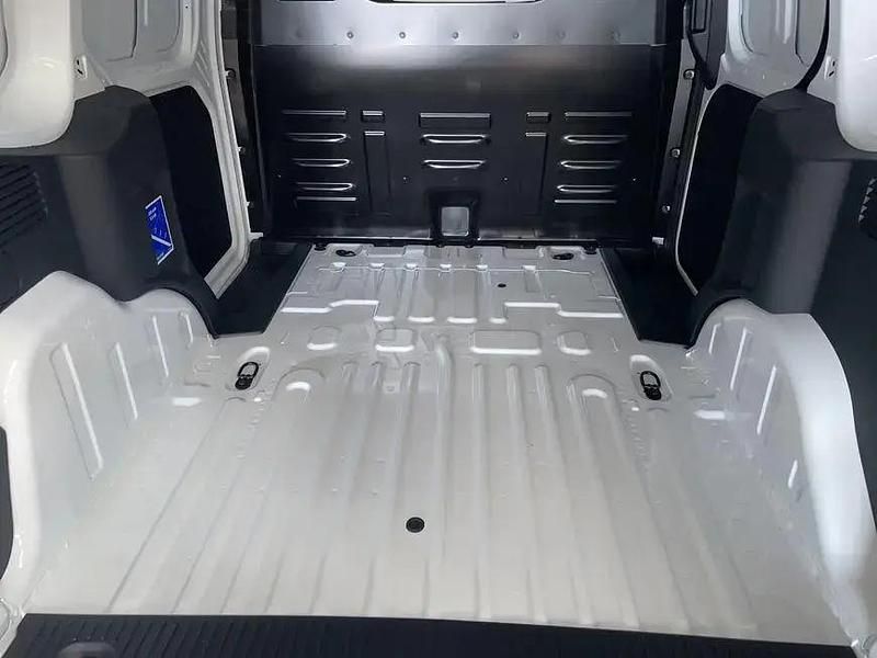 Gebraucht Ford Transit Trend 101 PS (74 kW) 2025 Weiß Kombi