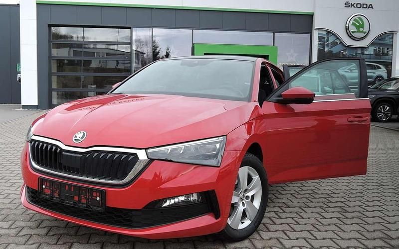 Rot Gebraucht 2022 Skoda Scala Ambition Kleinwagen | 22.500 € (Fairer Preis) - Bild 1/4