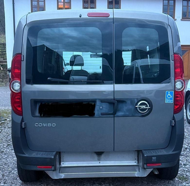 Gebraucht Opel Combo Edition 95 PS (69 kW) 2013 Beige Van / Kleinbus
