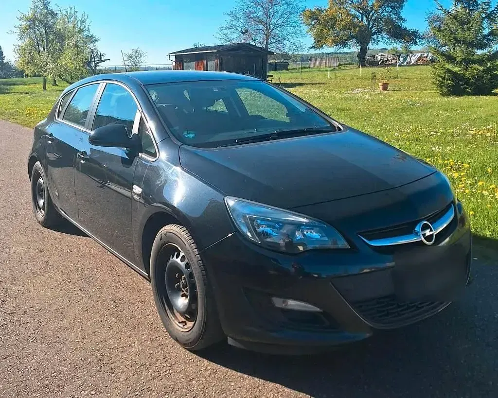 Usata Opel Astra Active 140 CV (102 kW) 2013 Nero Berlina