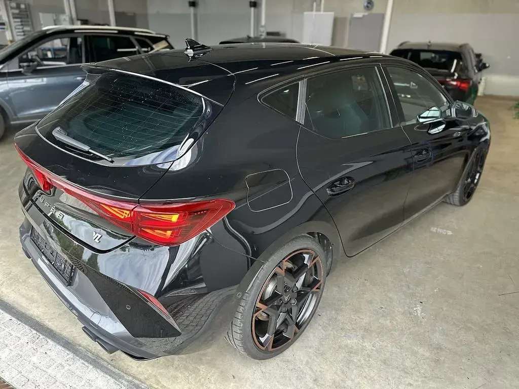 Gebraucht Cupra Leon VZ 300 PS (220 kW) 2025 Schwarz Limousine