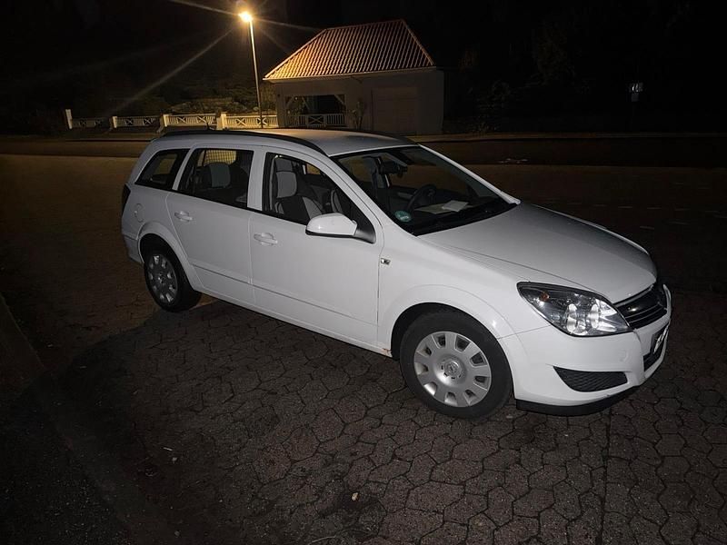 Gebraucht Opel Astra 110 PS (80 kW) 2007 Weiß Kombi