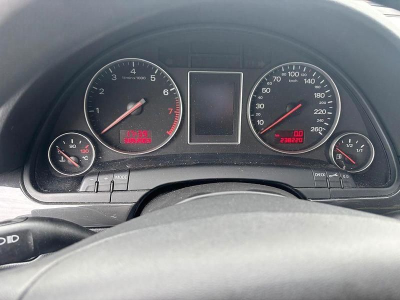 Gebraucht Audi A4 131 PS (96 kW) 2004 Schwarz Limousine