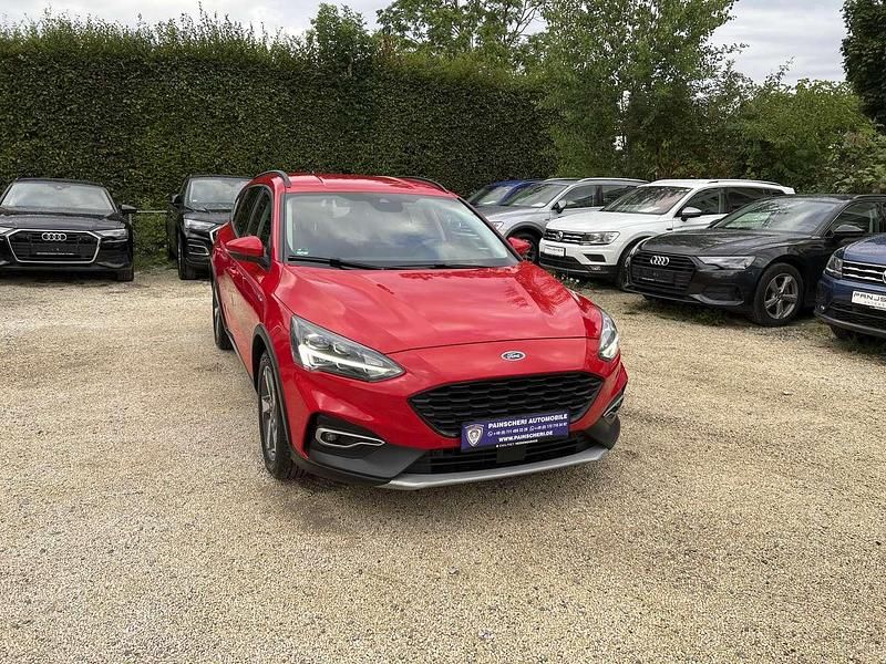 Race red Gebraucht 2021 Ford Focus Active Kombi | 14.489 € (Superpreis) - Bild 1/4