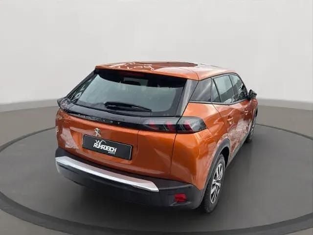 Gebraucht Peugeot e-2008 Active 73 kW (100 PS) 2023 Orange SUV