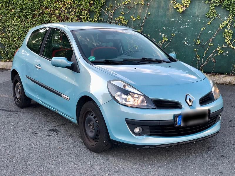 Grün Gebraucht 2007 Renault Clio III Rip Curl Kleinwagen | 999 € (Superpreis) - Bild 1/4