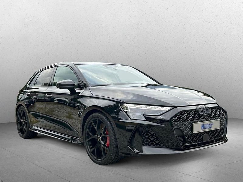 Gebraucht Audi RS3 Ambiente 400 PS (294 kW) 2025 Mythosschwarz metallic Limousine