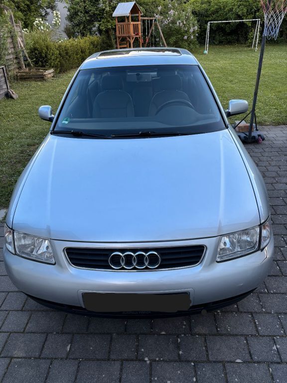 Silber Gebraucht 1997 Audi A3 Attraction Limousine | 1.250 € (Guter Preis) - Bild 1/4