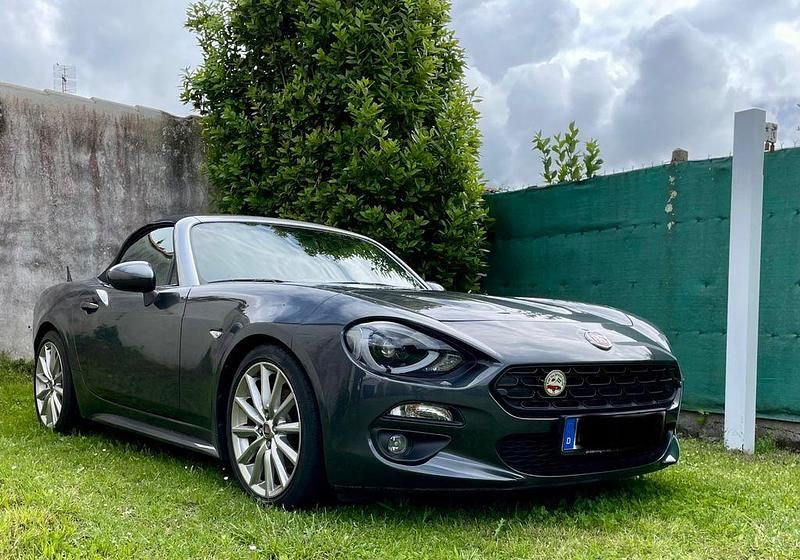 Gebraucht Fiat 124 Spider 140 PS (102 kW) 2019 Grau Cabrio