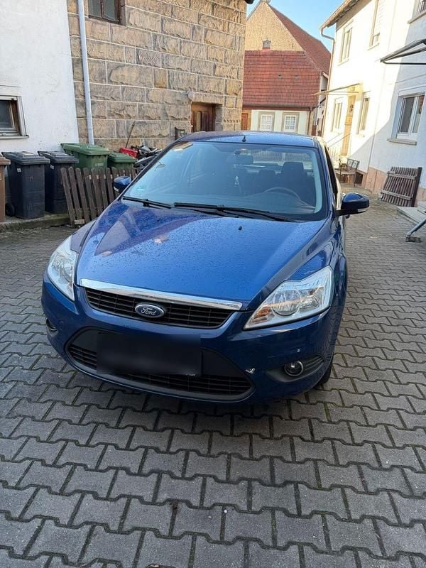 Second-hand Ford Focus 101 CP (74 kW) 2009 Albastru Berlinǎ
