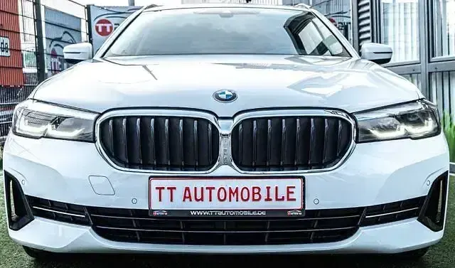 Gebraucht BMW 520 Performance 190 PS (139 kW) 2021 Weiß Kombi