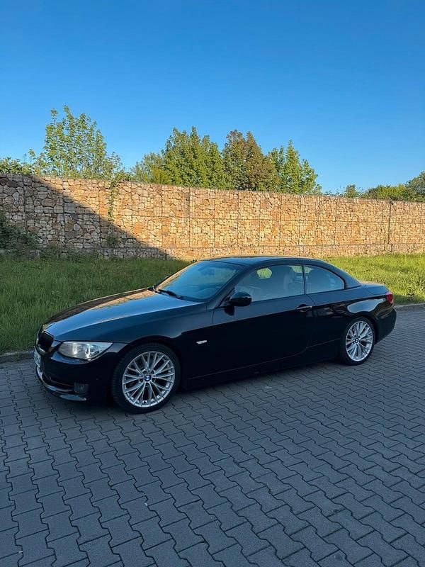 Gebraucht BMW 325 Cabriolet 204 PS (150 kW) 2012 Schwarz Cabrio