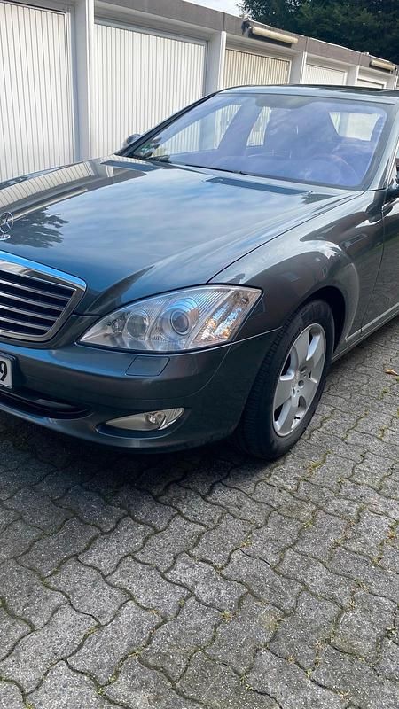 Grün Gebraucht 2009 Mercedes S500 Limousine | 9.900 € (Fairer Preis) - Bild 1/4