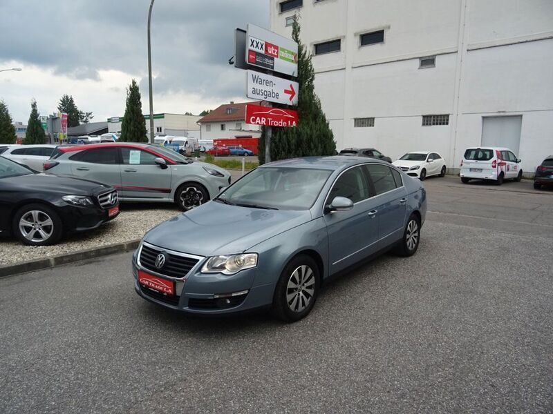 Grau Gebraucht 2010 VW Passat Highline Limousine | 4.490 € (Fairer Preis) - Bild 1/2