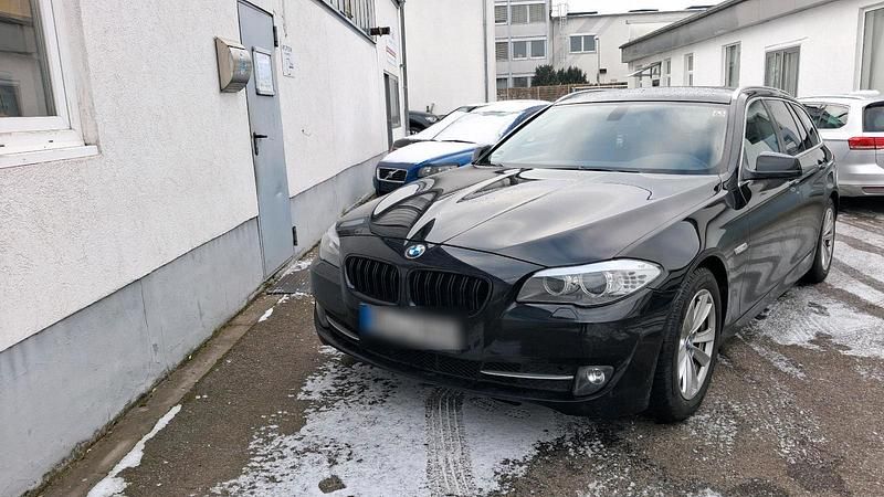 Gebraucht BMW 525 204 PS (150 kW) 2011 Schwarz Kombi