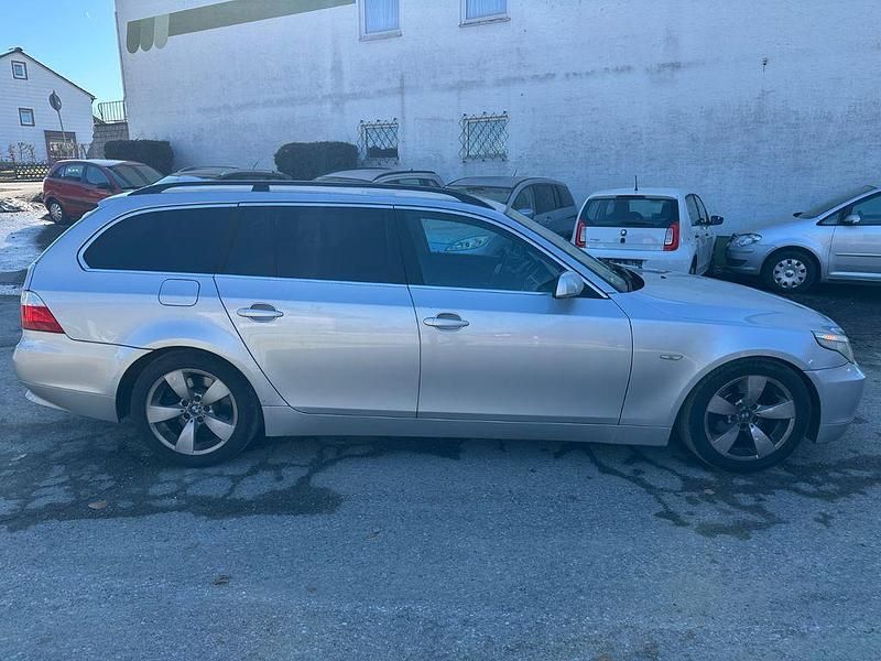 Gebraucht BMW 520 163 PS (119 kW) 2006 Silber Kombi