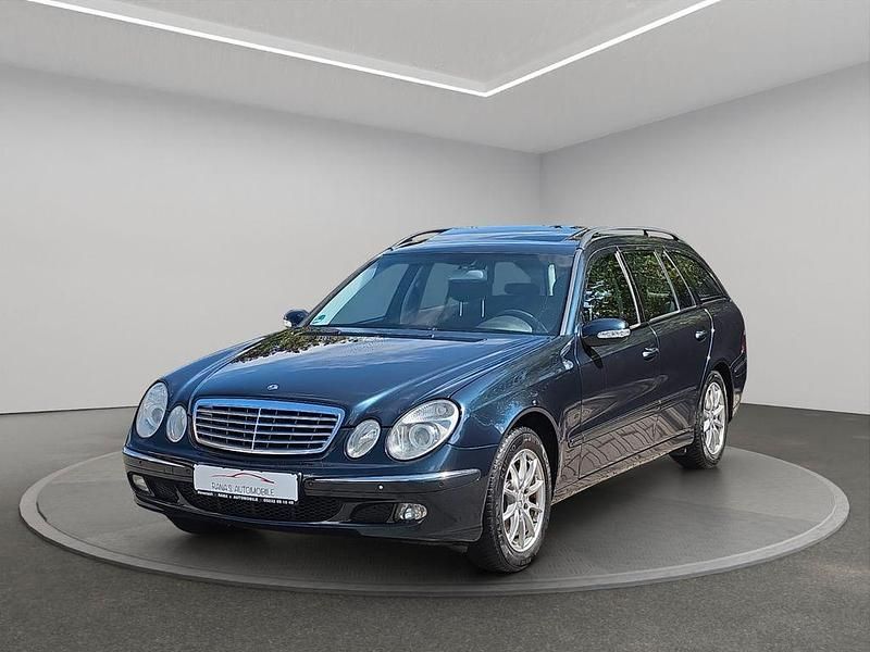 Second-hand Mercedes E200 163 CP (119 kW) 2004 Negru Break