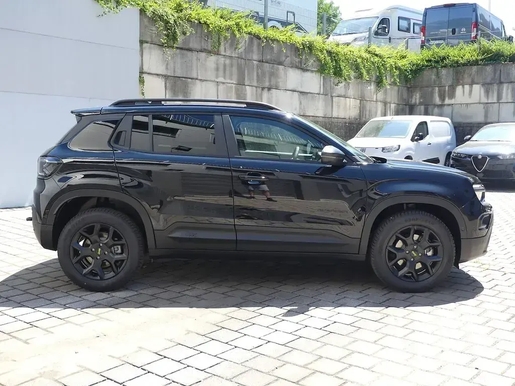 Neu Jeep Avenger Overland 145 PS (106 kW) 2026 Schwarz SUV
