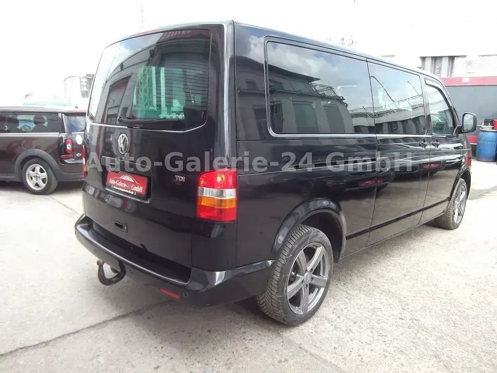 Gebraucht VW Caravelle Trendline 174 PS (127 kW) 2007 Schwarz Van
