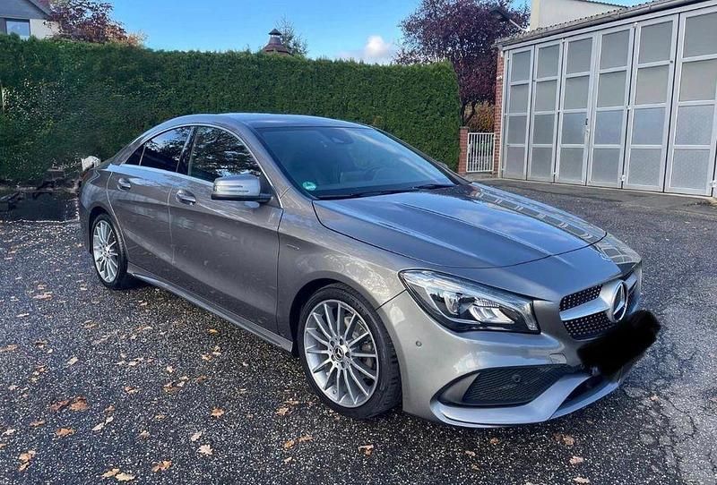 Grau Gebraucht 2019 Mercedes CLA200 Coupé | 21.990 € (Fairer Preis) - Bild 1/4