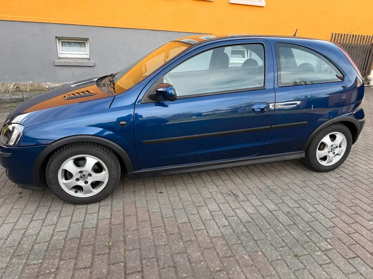 Używany Opel Corsa 80 KM (58 kW) 2004 Niebieski Hatchback