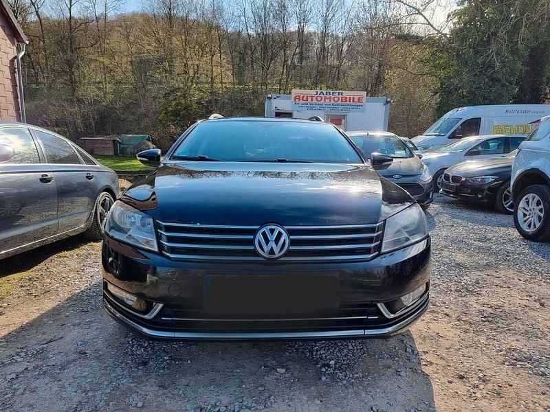 Gebraucht VW Passat Highline 140 PS (102 kW) 2014 Schwarz Kombi
