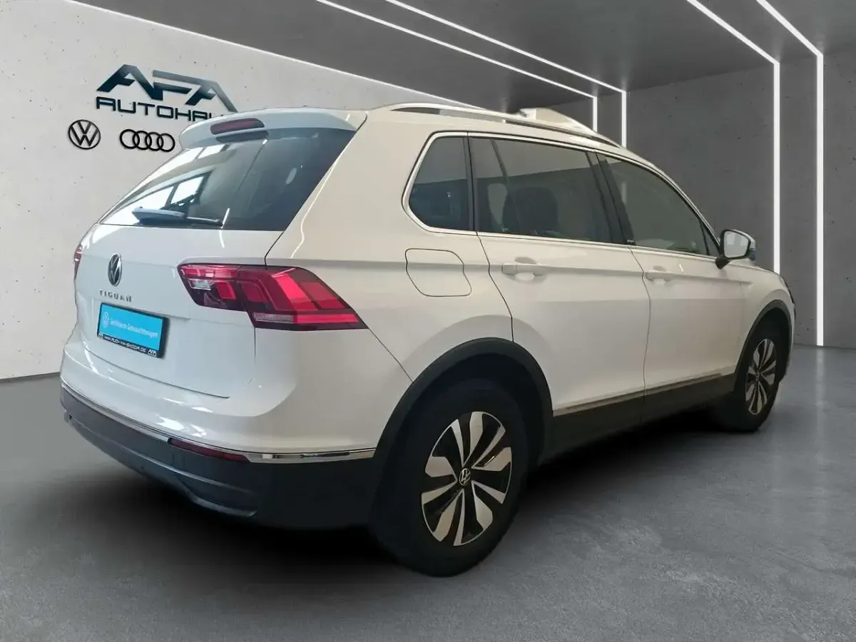 Gebraucht VW Tiguan Move 150 PS (110 kW) 2023 Weiß SUV