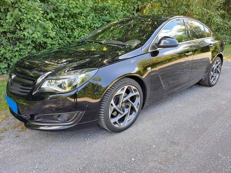 Schwarz Gebraucht 2017 Opel Insignia Kombi | 19.500 € (Etwas zu teuer) - Bild 1/4