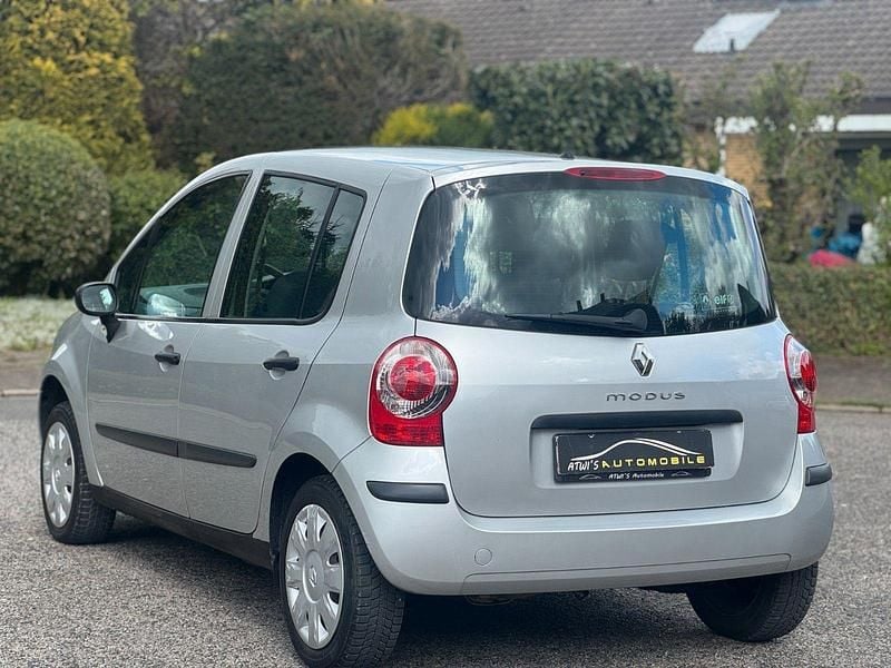 Second-hand Renault Modus Authentique 75 CP (55 kW) 2006 Argintiu Monovolum