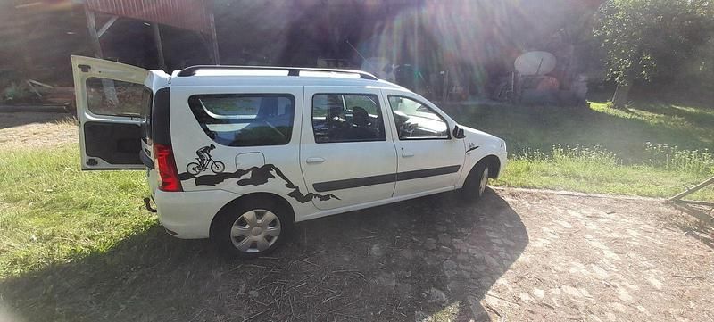 Weiß Gebraucht 2010 Dacia Logan MCV Lauréate Kombi | 3.300 € (Fairer Preis) - Bild 1/4