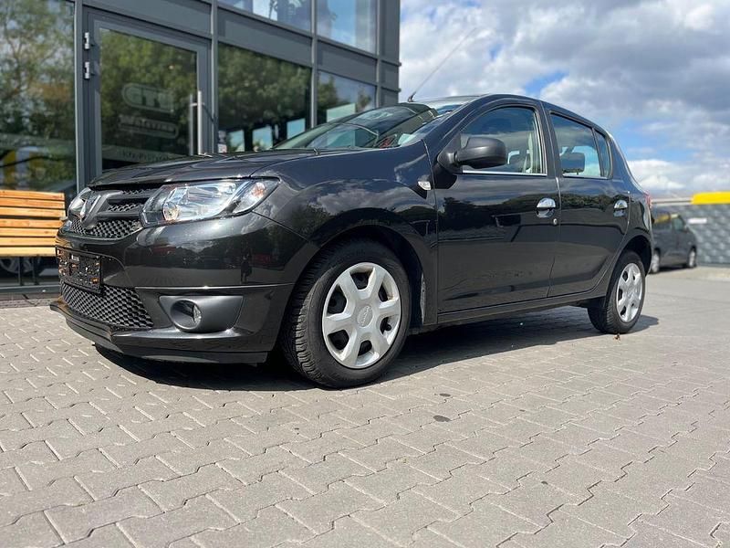 Schwarz Gebraucht 2016 Dacia Sandero Ambiance Kleinwagen | 5.800 € (Fairer Preis) - Bild 1/4