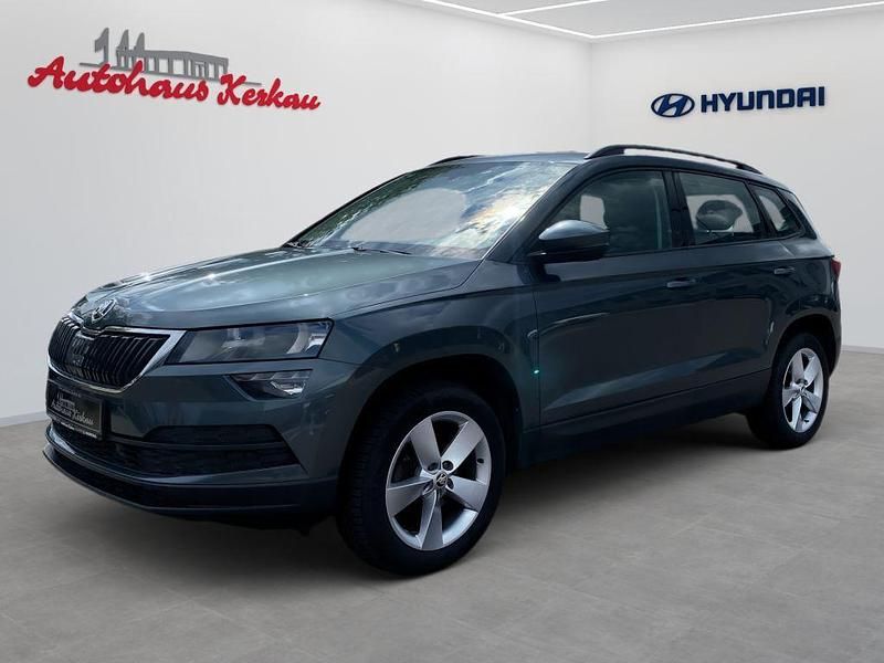 Quartz grey metallic Gebraucht 2020 Skoda Karoq Style SUV | 17.250 € (Guter Preis) - Bild 1/4