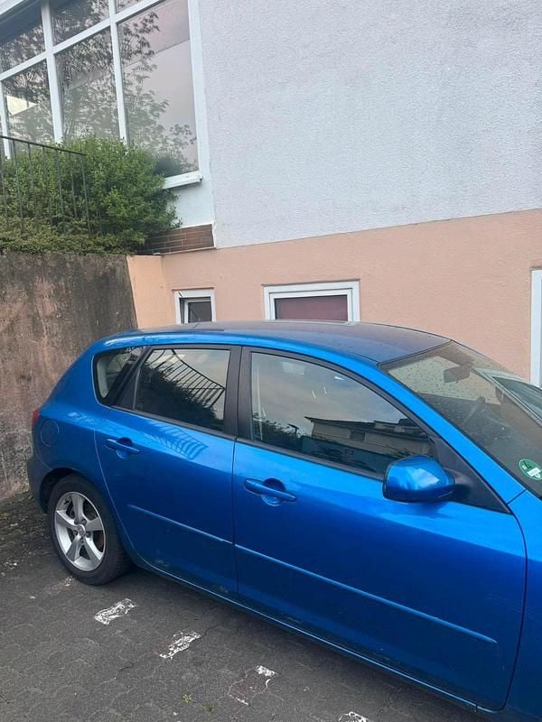 Usata Mazda 3 105 CV (77 kW) 2004 Blu Utilitaria